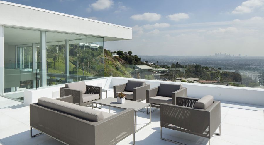 Grey Cushioned Chairs With Modern Roof Terrace Coffee Table Glass Window White Flooeing Ideas Best View For Inspiring Hill And Downtown Views For Choosing Home Design Ideas Furniture + Accessories