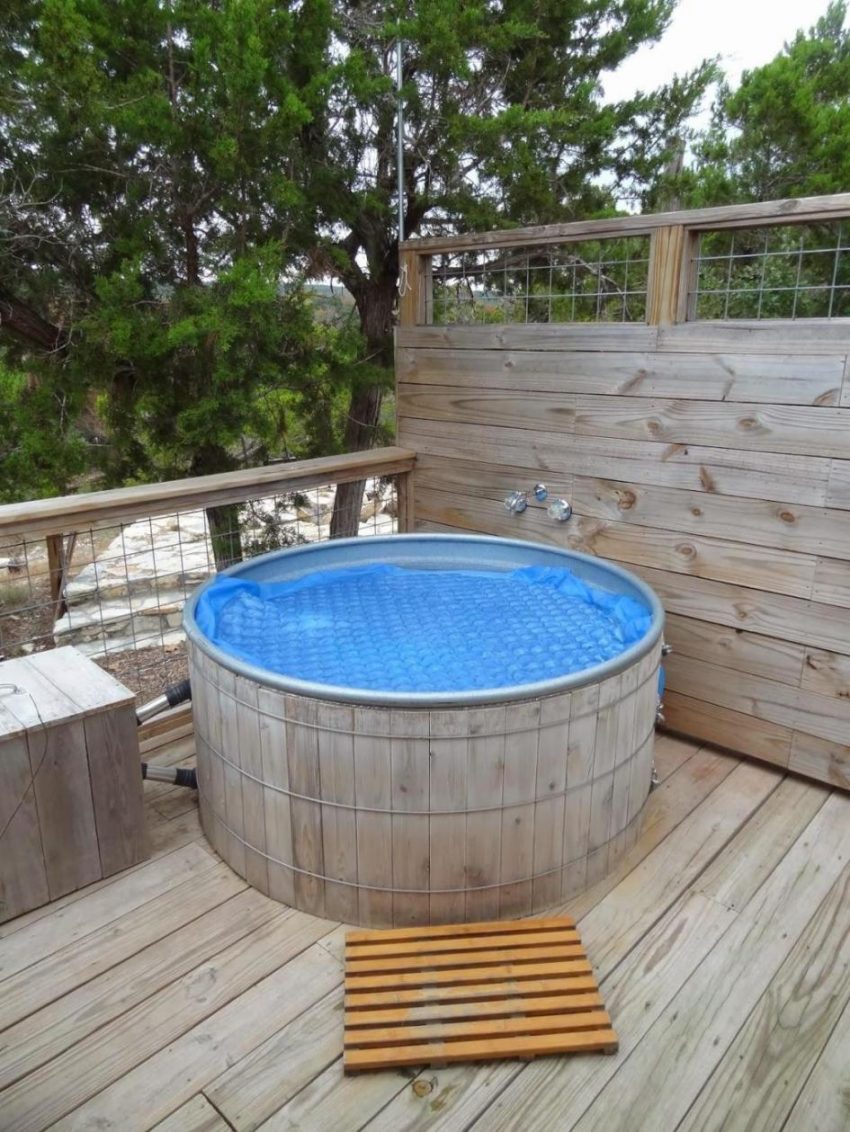 Architecture Medium size Round Bath Wooden Classic Design Ideas Outdoor Japanese Soaking Tub For Outdoor Bathroom With Wooden Design Ideas And Wooden Materials With Outdoor View