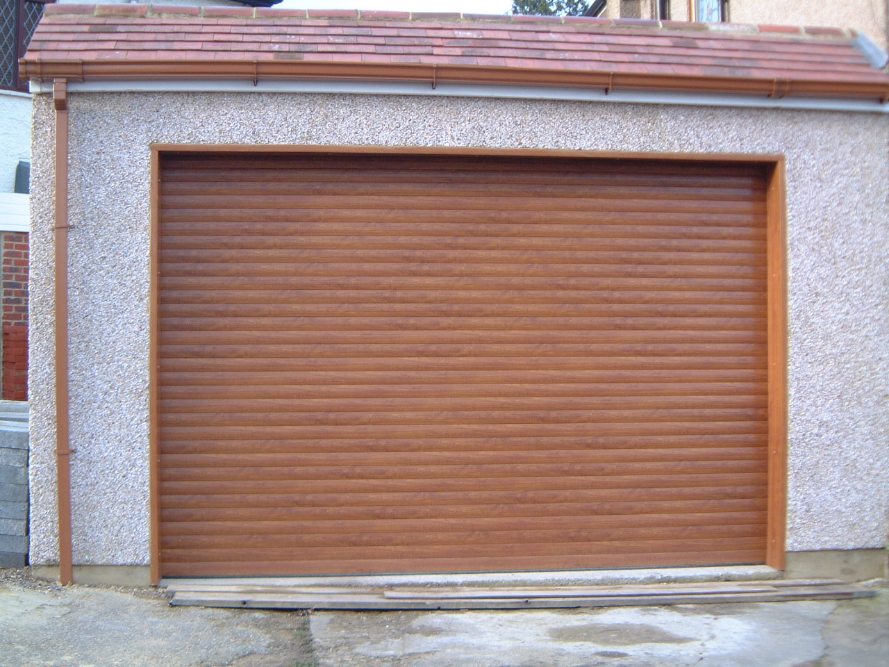 Simple And Minimalist Garage Wooden Door With ALuminium Garage Style With Frane Color Best Wall Traditional Rooftop For Simple Architec Home Design Building Ideas
