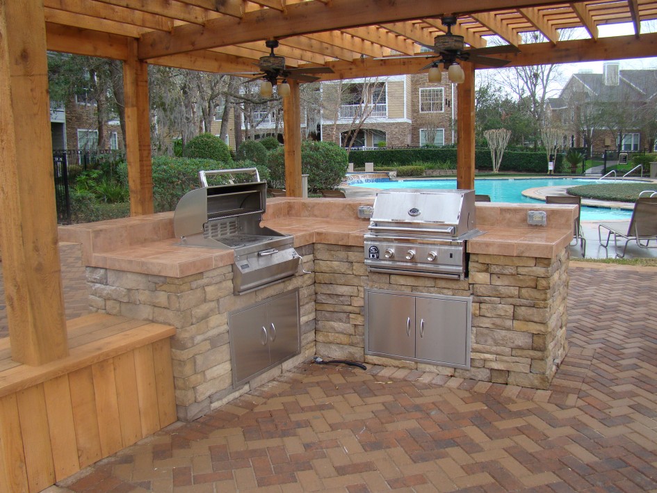 Brown Granite Counertop Has Well Assome Outdoor Kitchen Scheme Escorted By Fashionable Outdoor Exteriors Amazing Modular Outdoor Kitchens Escorted By Classy Fired Oven Kitchen