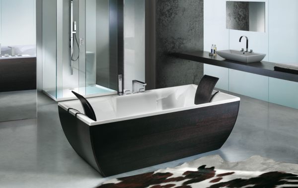 Great Black White Finish Wooden Bathtub Bathroom