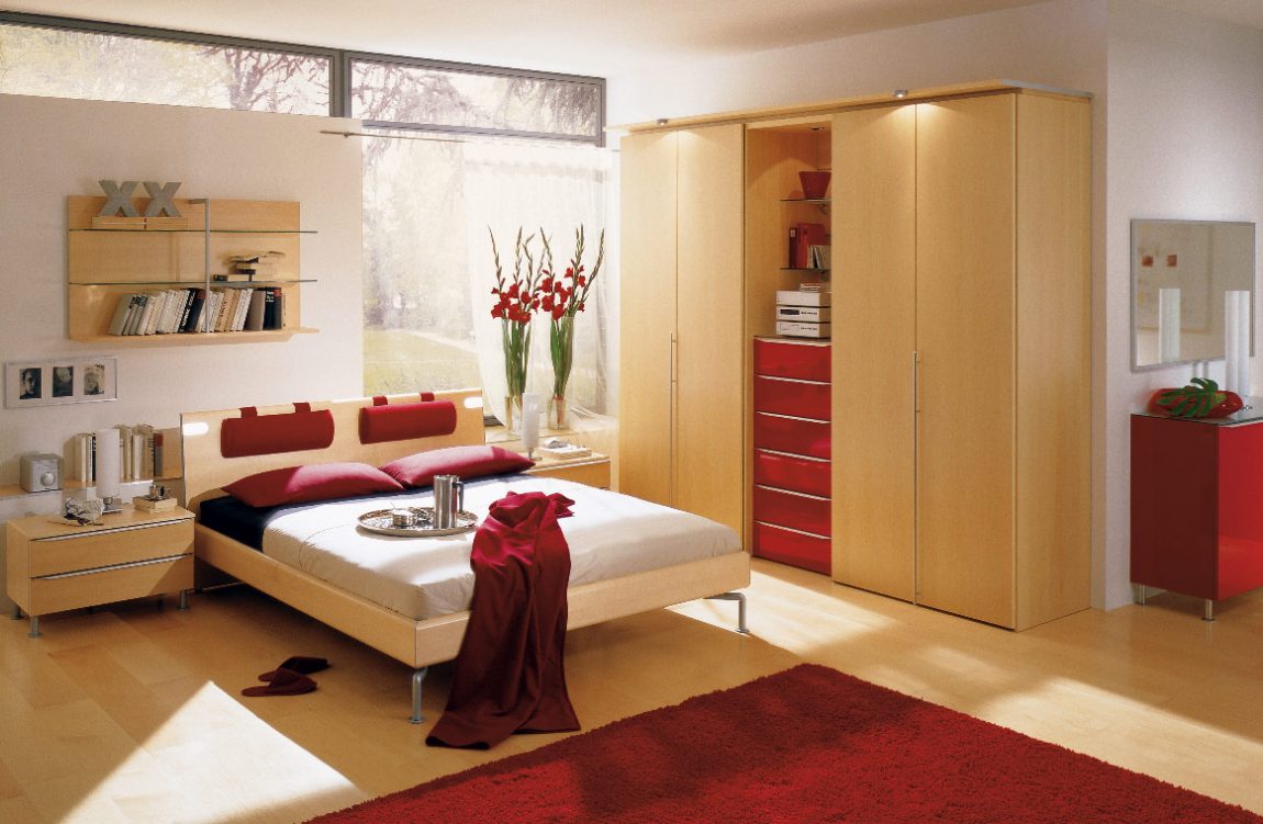 Bedroom Large-size Inspiring Red And Nature Of Bedroom Style Plan Escorted By Queen Bed And Nightstands Furnished Escorted By Wall Cabinet And Vases Flower Decorations Also Completed Escorted By Red Rug Bedroom