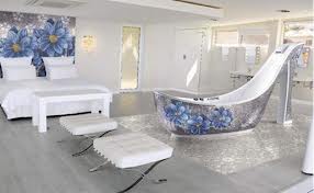 Bathroom Large-size Floral Patterned Shoe Bathtub Design Bathroom
