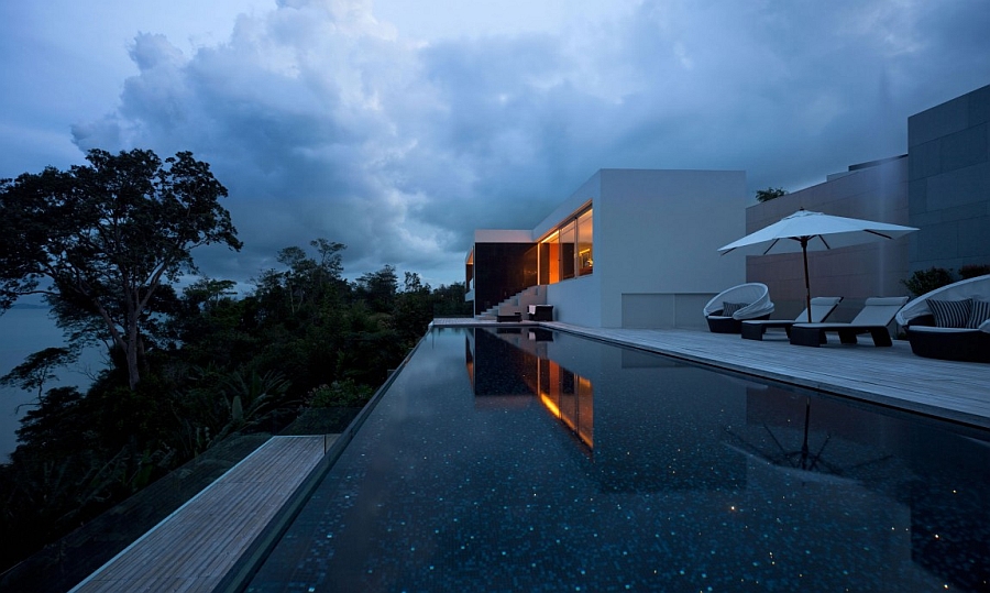 Large Outdoor Pool Design Reflecting Great Structural White Home Design With Concrete White Deck Villa & Resort
