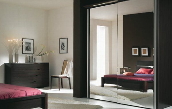 Bedroom Large-size Big Mirror Closet Brown Drawer Brown Bed Red Bed Cover Bedroom