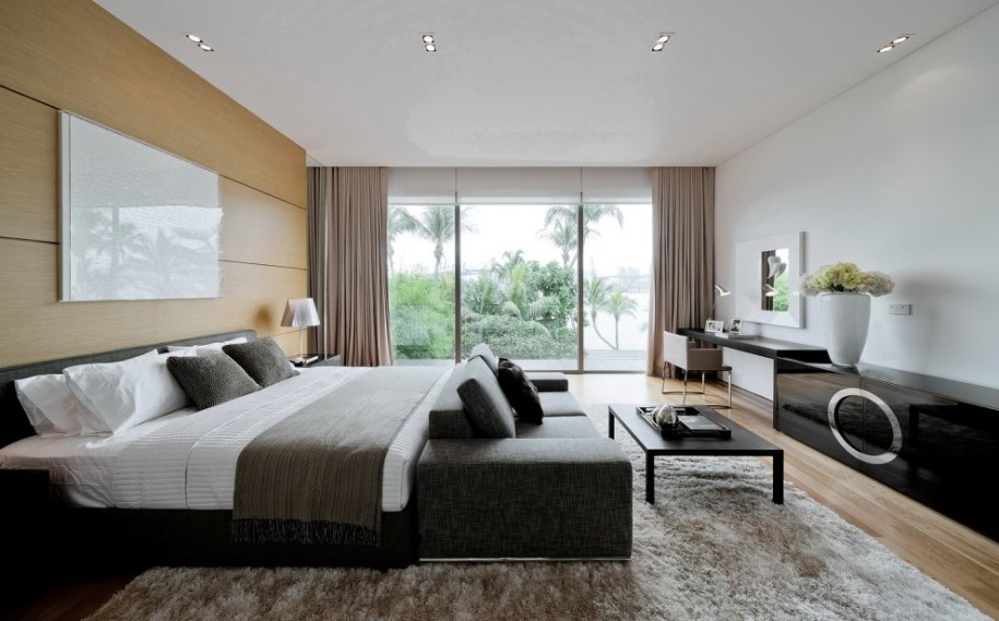 Glass Bay Window Fur Rug Modern Bed White Vase 915x569 Bedroom