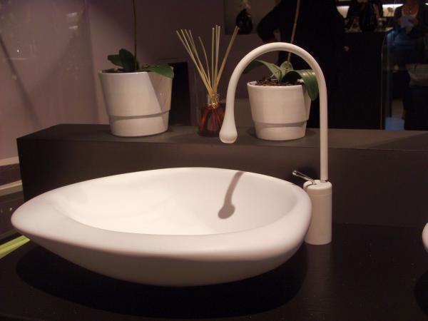 Bathroom Large-size Cool Tap Milano Cute Froplet Faucet White Sink White Litle Pot Bathroom